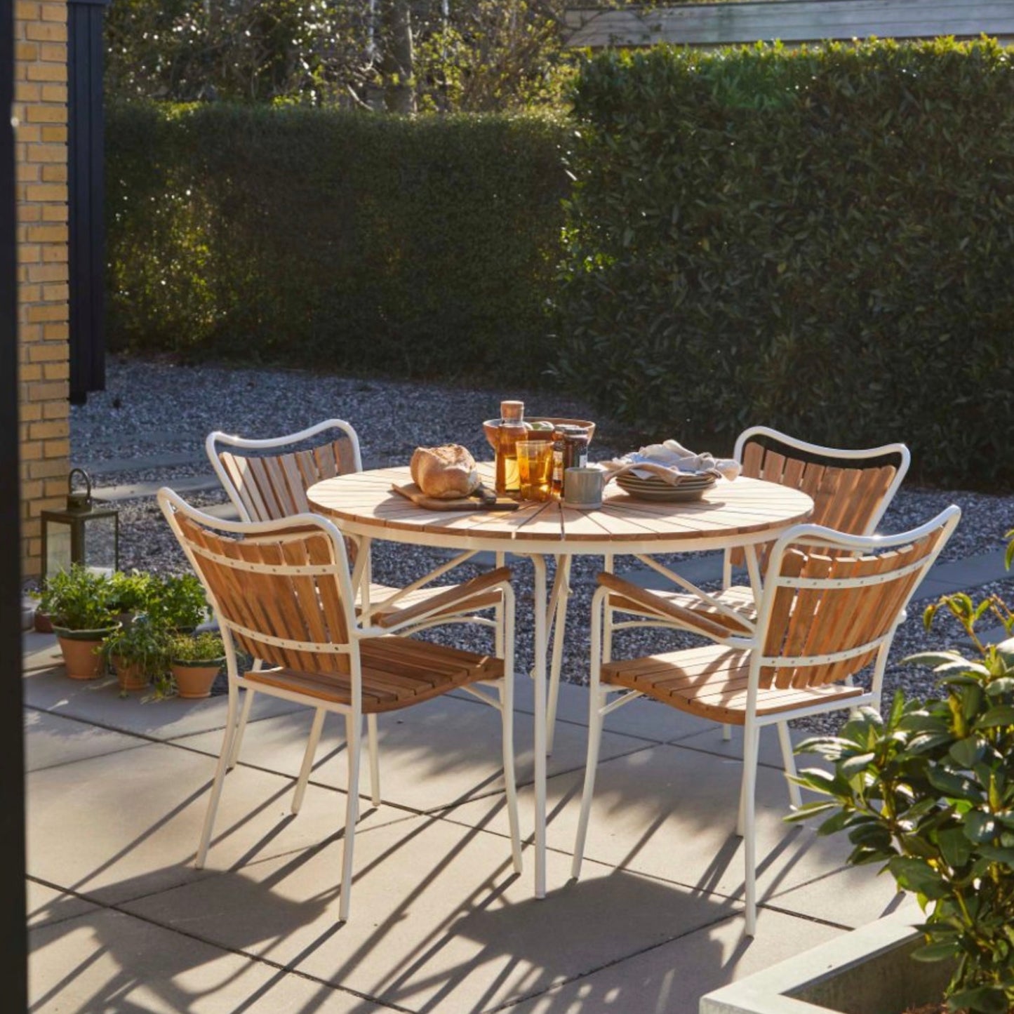 'Ellen' garden furniture set: 110cm table and 4 chairs