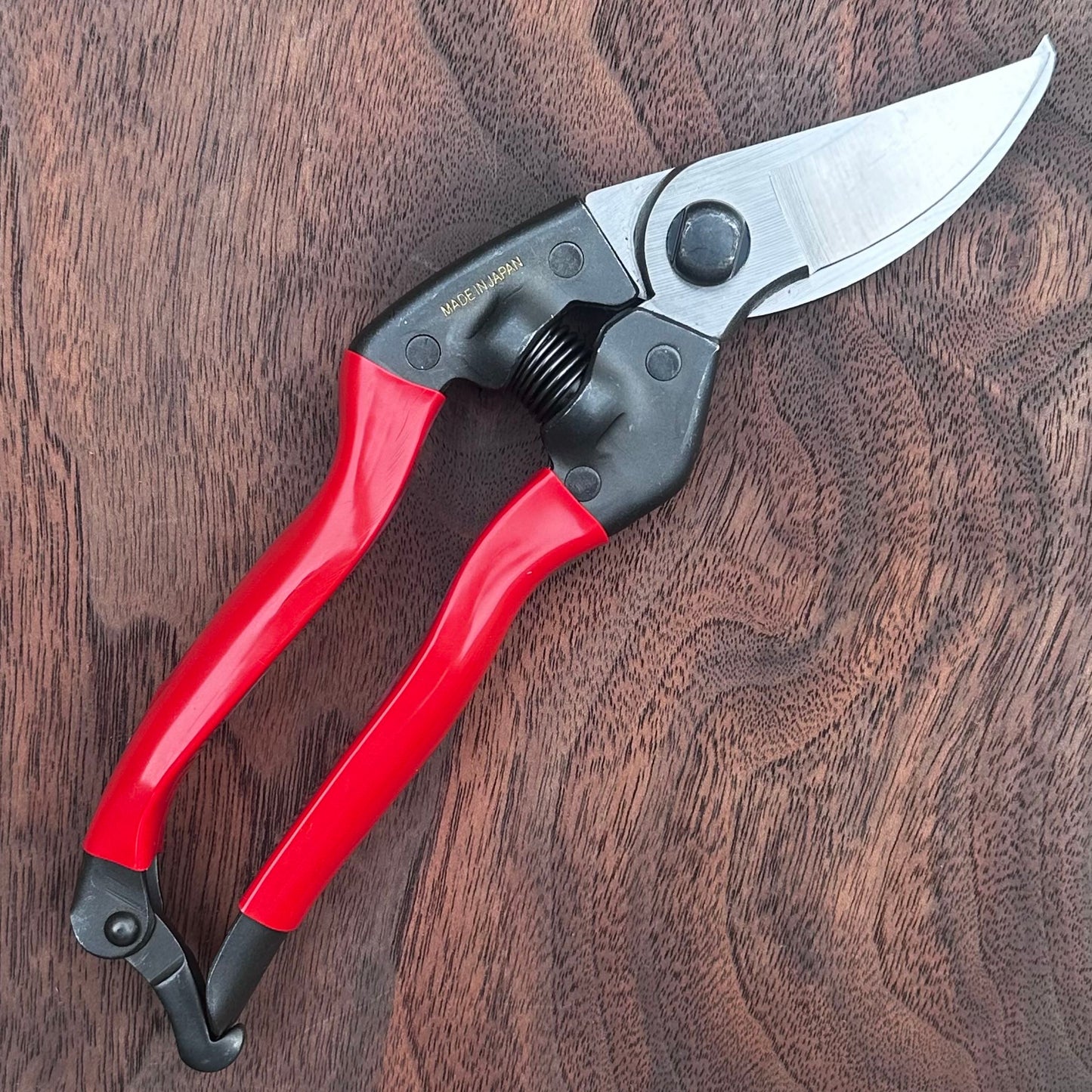 Golden Elephant 'Pro 210' secateurs