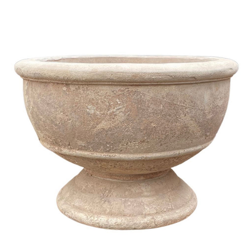 'Gerti' concrete urn