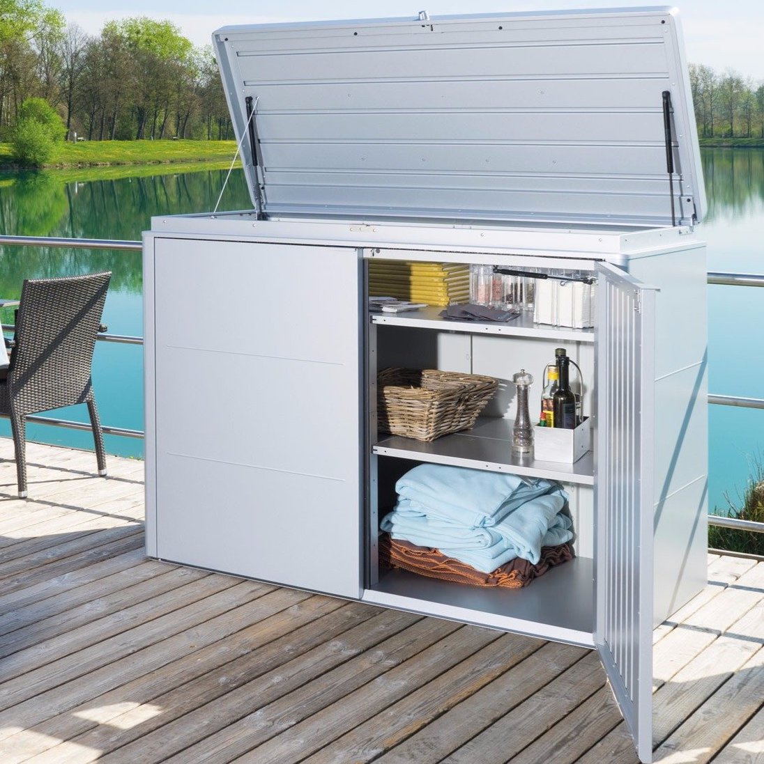 Biohort 'HighBoard' bin & bicycle storage
