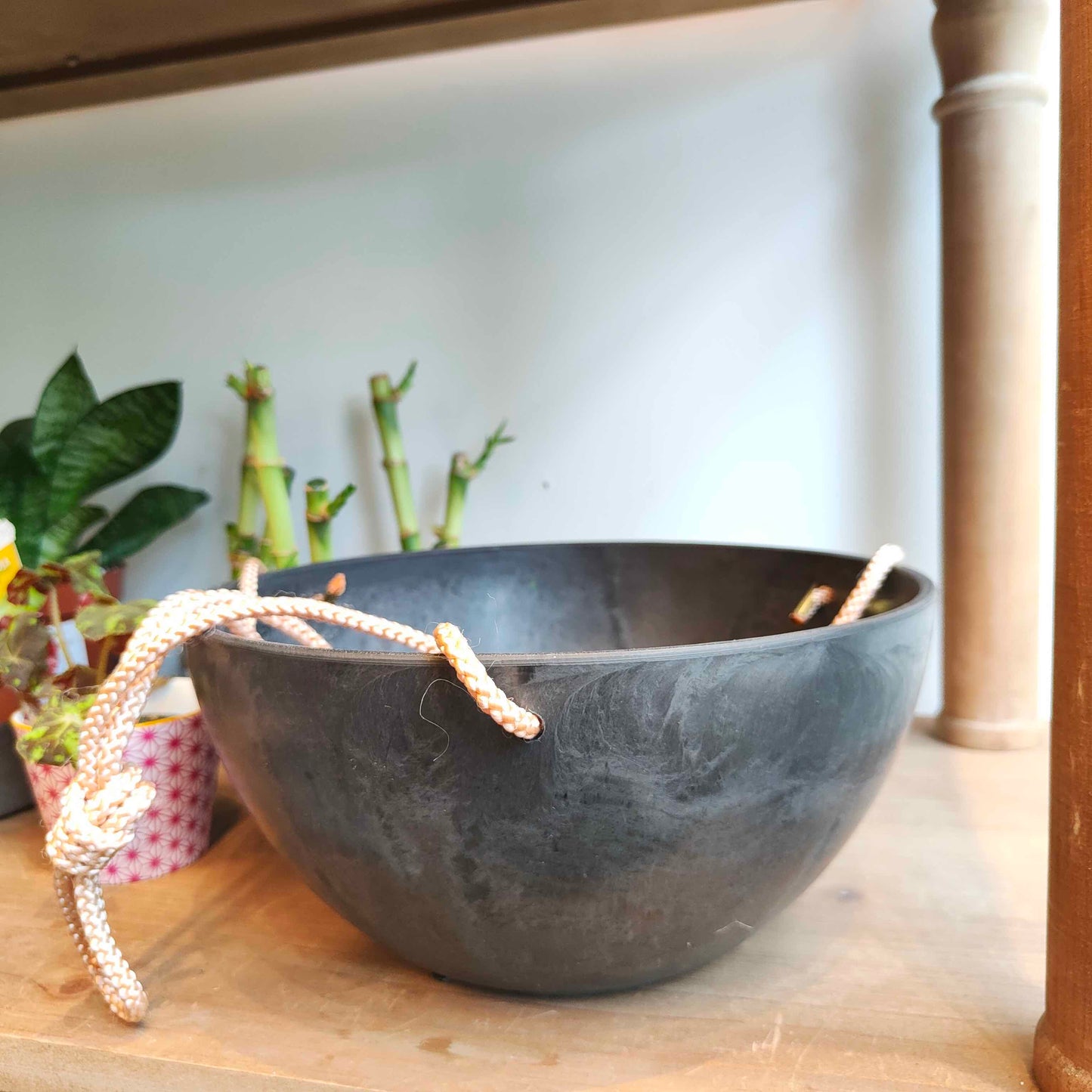 Artstone 'Fiona' hanging bowl - black