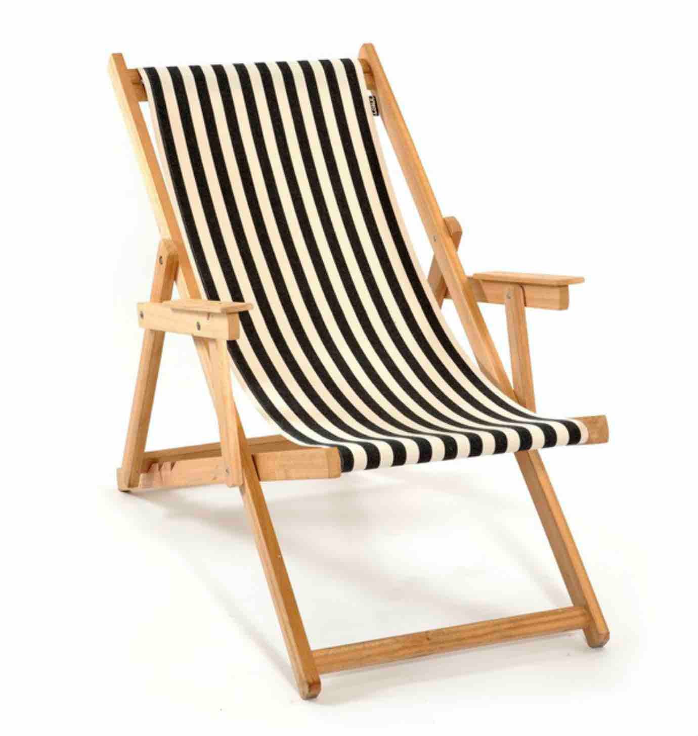 Deck chair with arms: black & white stripes