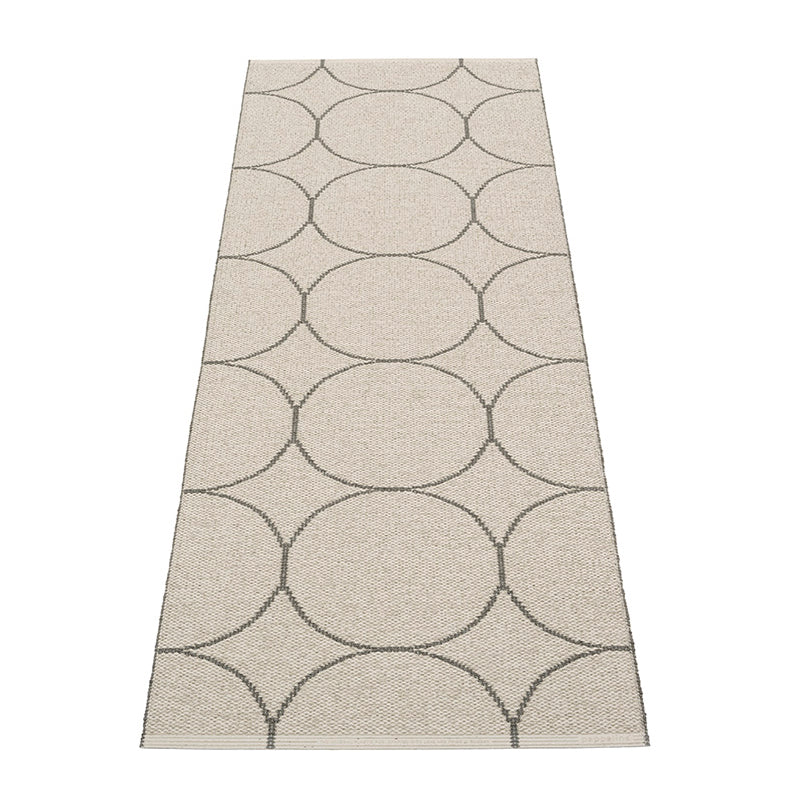 Pappelina rug 'Boo' charcoal/linen, 70 x 200cm