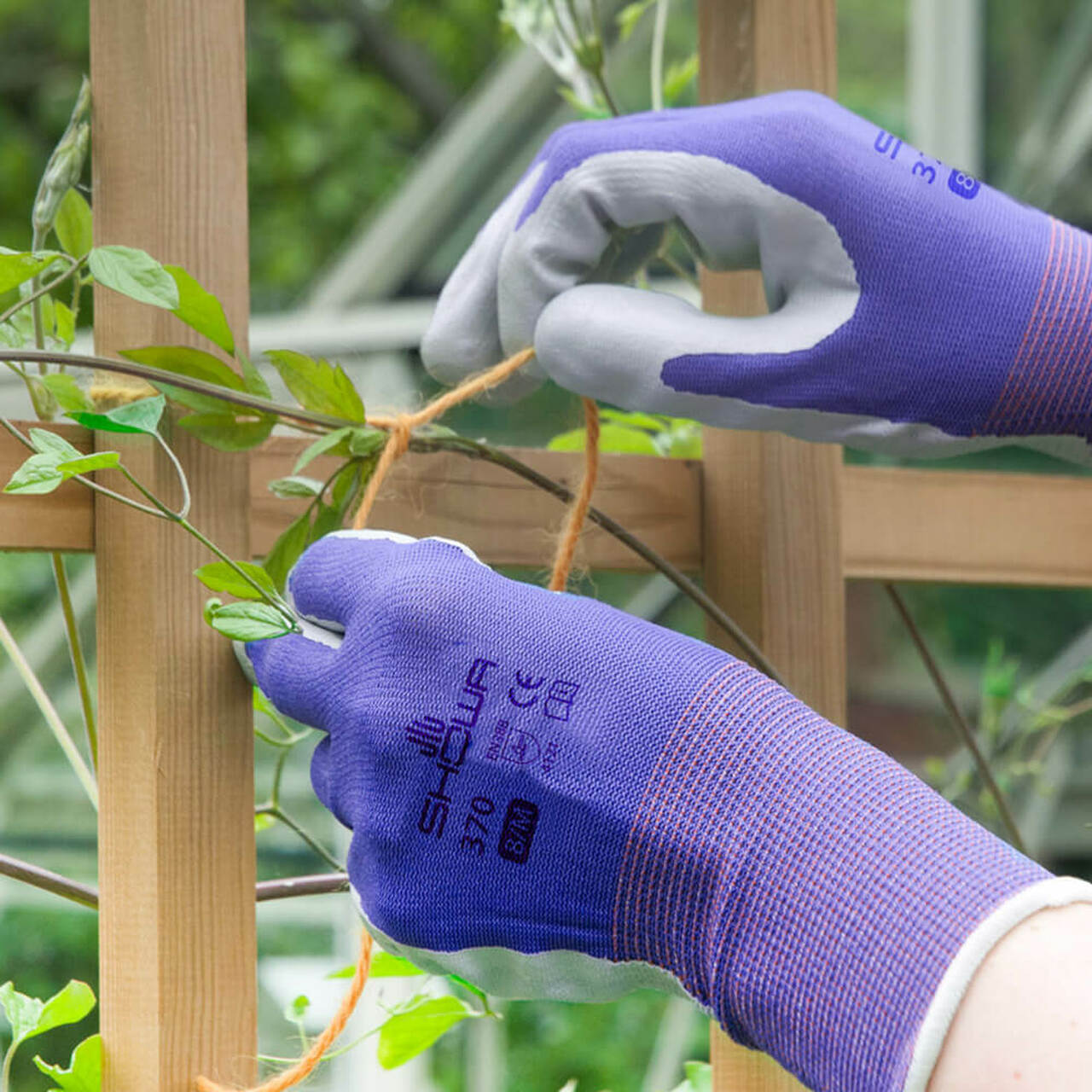 Showa 'Floreo 370' gardening gloves