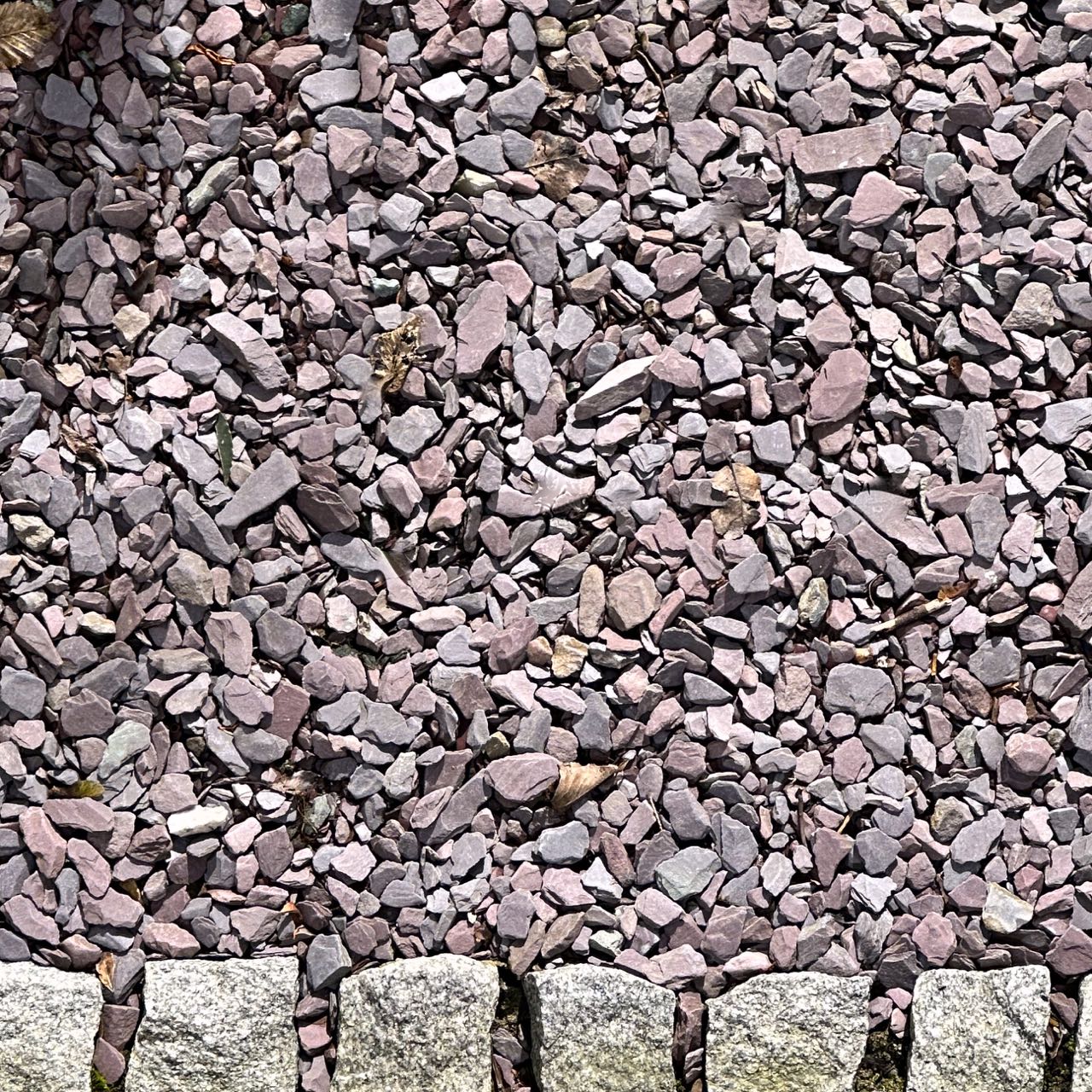 Slate chippings / Plum slate (1 ton bag / bulk bag)